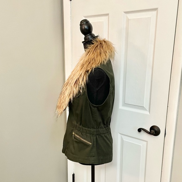 INC Faux Fur Vest 🤎💚 - Picture 4 of 11
